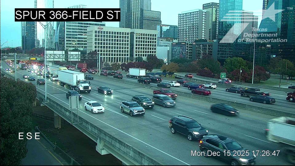 Dallas: Klyde Warren Park-Arts District PID › East: Spur 366 @ Field St