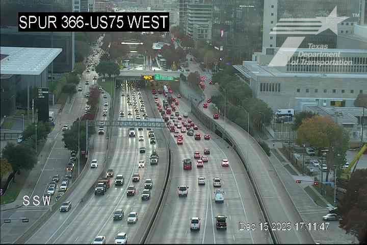 Dallas: Klyde Warren Park-Arts District PID › East: Spur 366 @ US75 West