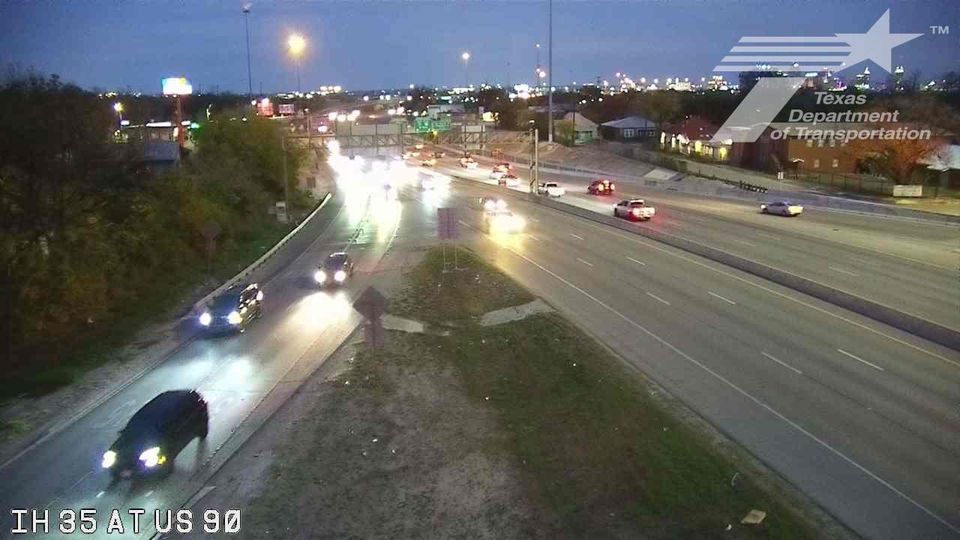 San Antonio › South: IH 35 at US 90