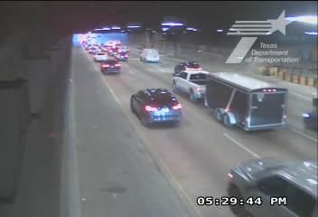 Dallas: Klyde Warren Park-Arts District PID › East: Spur 366 @ EB Tunnel Cam 4