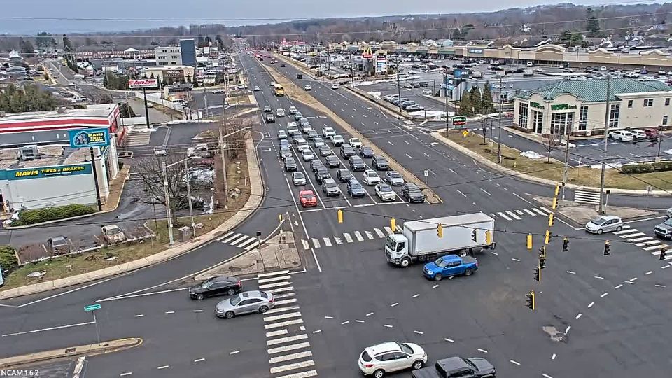 Woodcrest Court: DE 2 @ DE 7