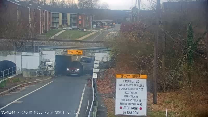 Newark: CASHO MILL RD @ NORTH OF CSX TRACKS