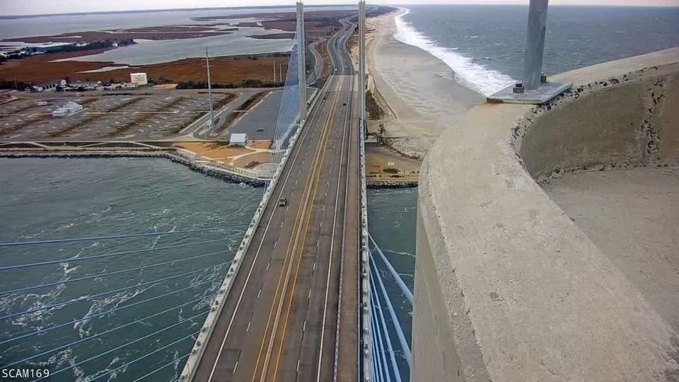 Bayside Hamlet: DE 1 @ IRIB SOUTH PYLON TOP