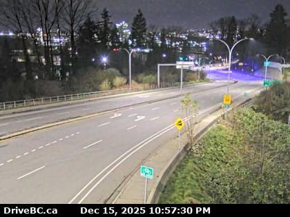 District of North Vancouver: Lynnmour › West: Highway 1 on the Mountain Highway overpass, looking west on Mountain Highway