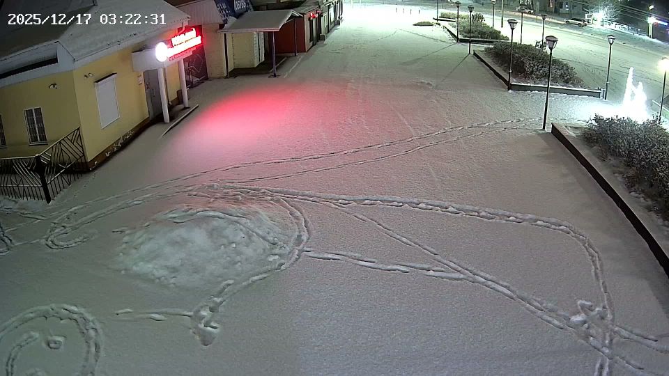 Шелеховское городское поселение: 4-й микрорайон: Площадь ТЦ "Меркурий" и "Дом быта", кам 3