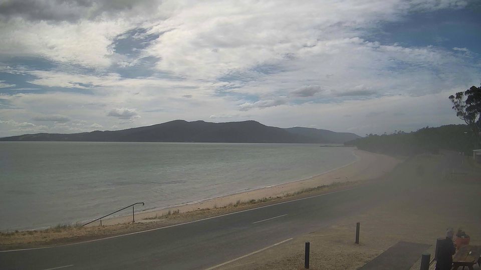 Alonnah › North: Bruny Hotel - View only -> Facing North