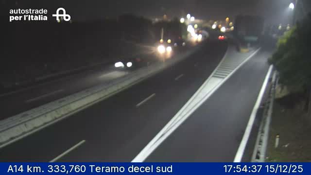 Notaresco: A14 km. 333,760 Teramo decel sud