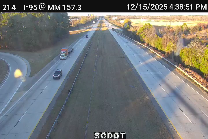 Village Green: I-95 @ MM 157.3 (US 76)