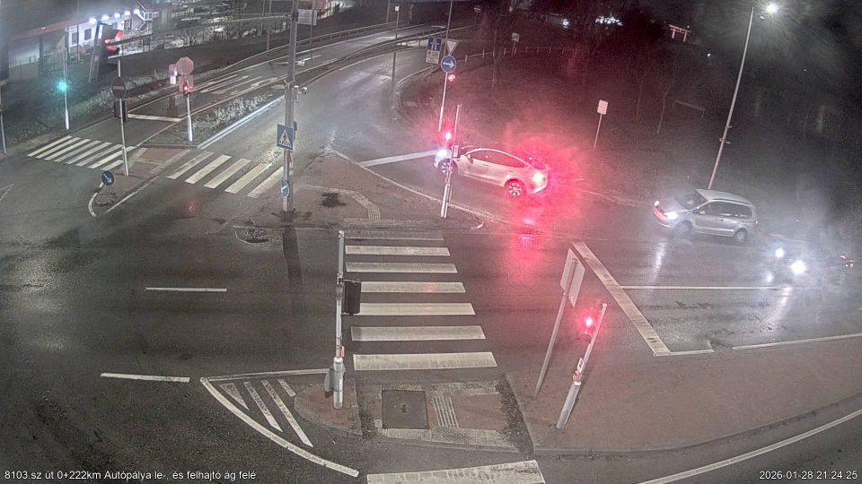 Erd: Fenyves-Parkvaros: Érd, Iparos utca - M7 autópálya C-D ág -> Autópálya le-, és felhajtó ág