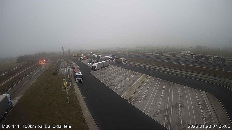 Vamoscsalad: M86 - pihenő, bal oldal -> Bal oldal