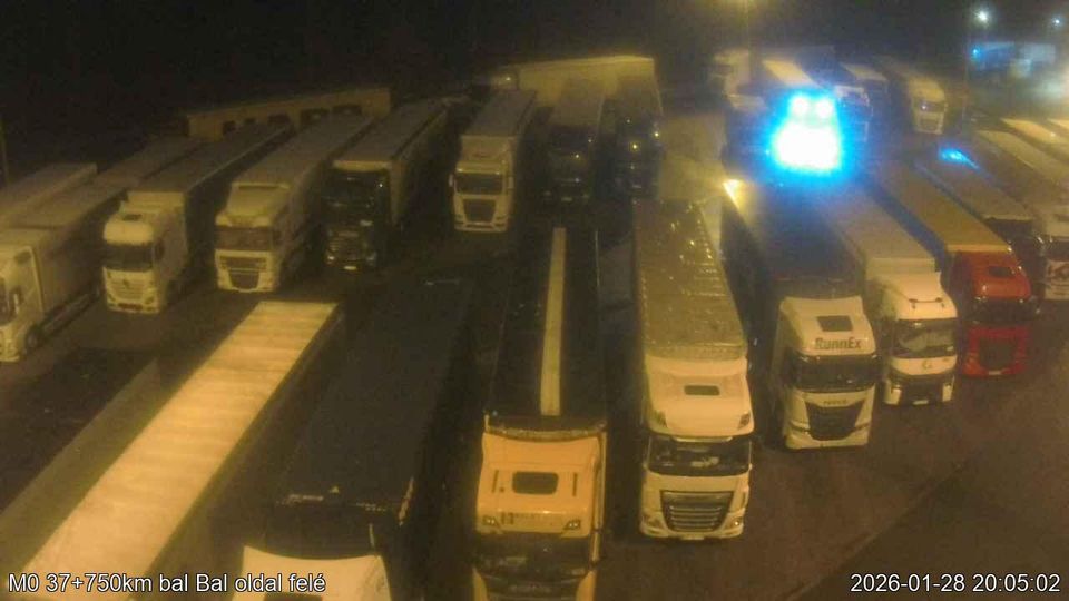 Vecses: Katica-lakopark: M0 Alacska pihenőhely, bal oldal -> Bal oldal