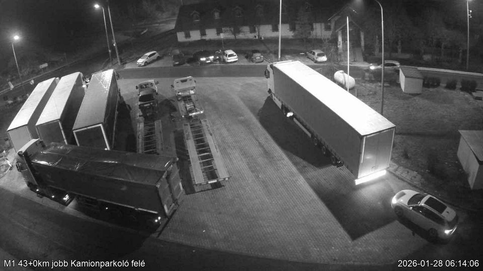 Obarok: M1 Óbarok pihenő, jobb oldal -> Kamionparkoló