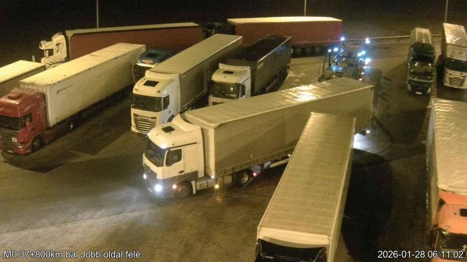 Vecses: Kispatak-lakopark: M0 Alacska pihenőhely, jobb oldal -> Jobb oldal