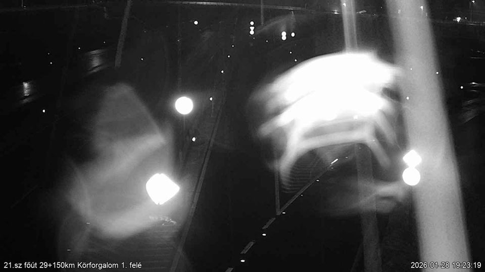 Paszto: 21. sz. főút jobb 29+150 kmsz. -> Körforgalom 1