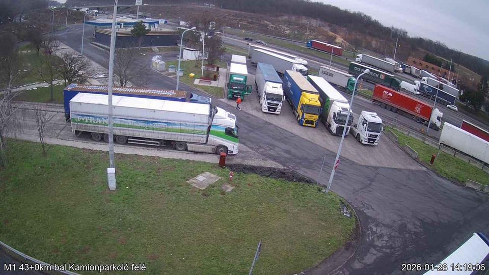 Obarok: M1 Óbarok pihenő, bal oldal -> Kamionparkoló