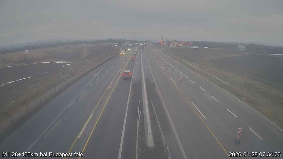 Zsambek: M1 Zsámbéki pihenő, jobb oldal -> Budapest