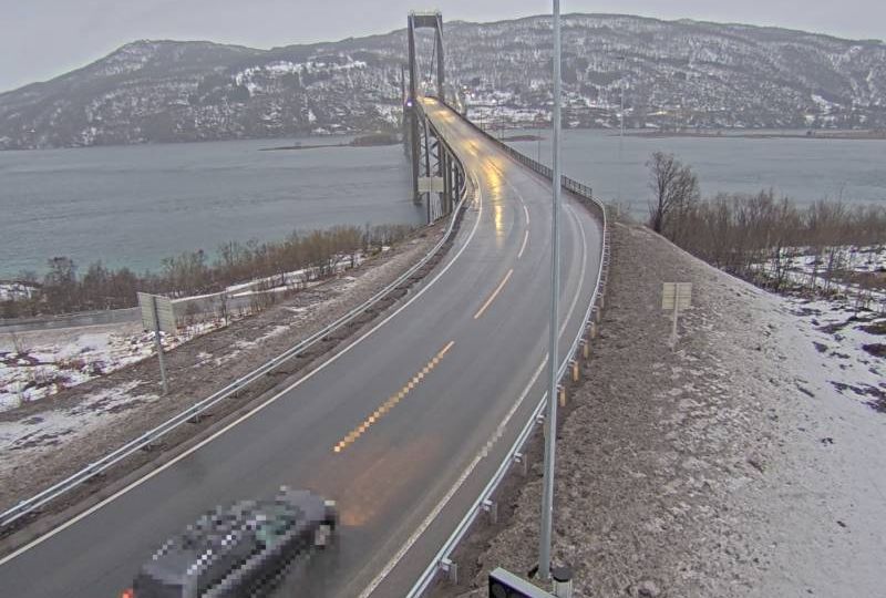 Gausvik: Tjeldsundbrua øst