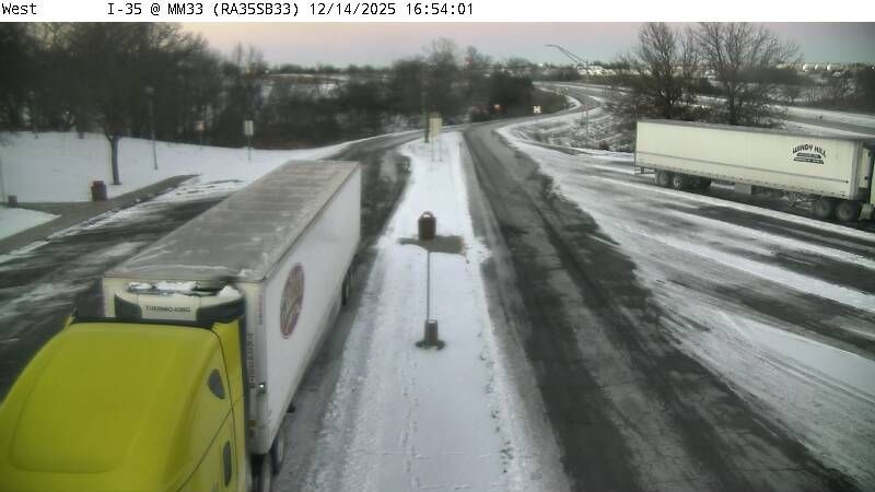 Osceola: Rest Area: I-35 SB MM 33 near - North