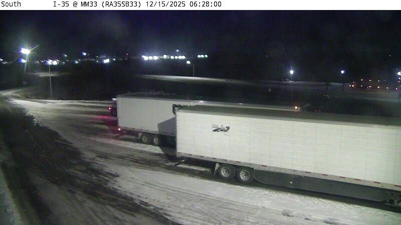 Osceola: Rest Area: I-35 SB MM 33 near - Truck Parking 1