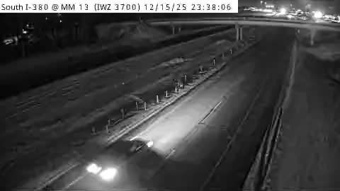 Woodbine: 6DX - I-380 @ MM 13 (IWZ 3700)