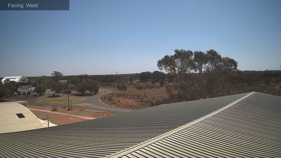 Newland › West: YBHI - Broken Hill -> Facing West