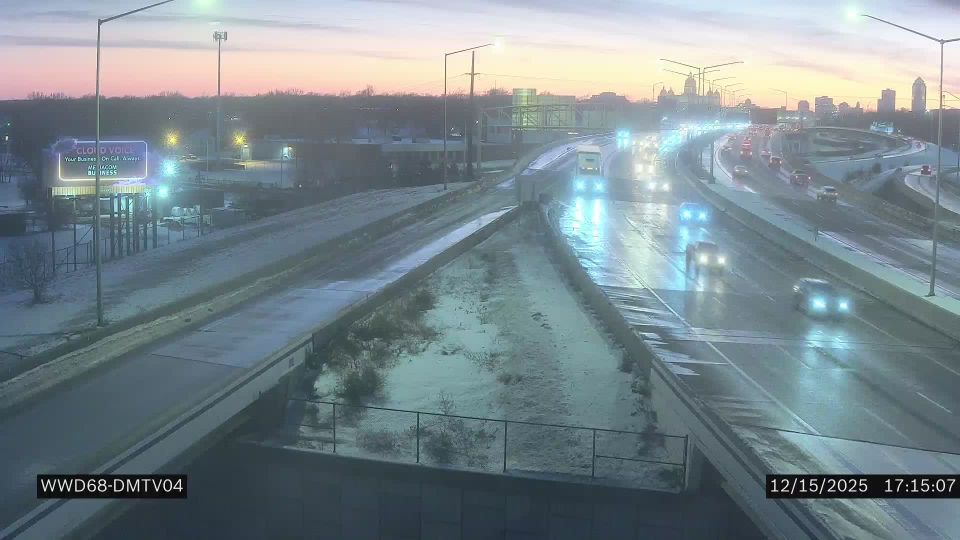 Des Moines: WWD - I-235 @ MM 10.5 (68)