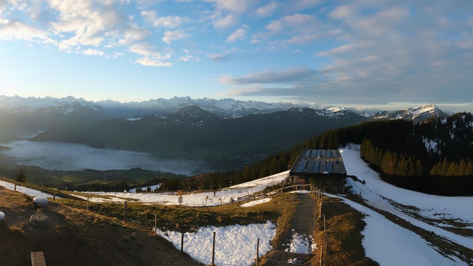 Zug: Wildspitz - Wildspitzstrasse