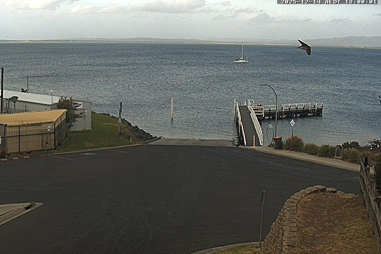 Cowes: Newhaven Boat Ramp - Seaview Street