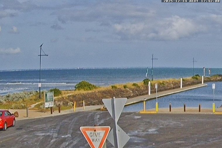 Seaholme: Altona Boat Ramp - Altona Road - Port Phillip Bay
