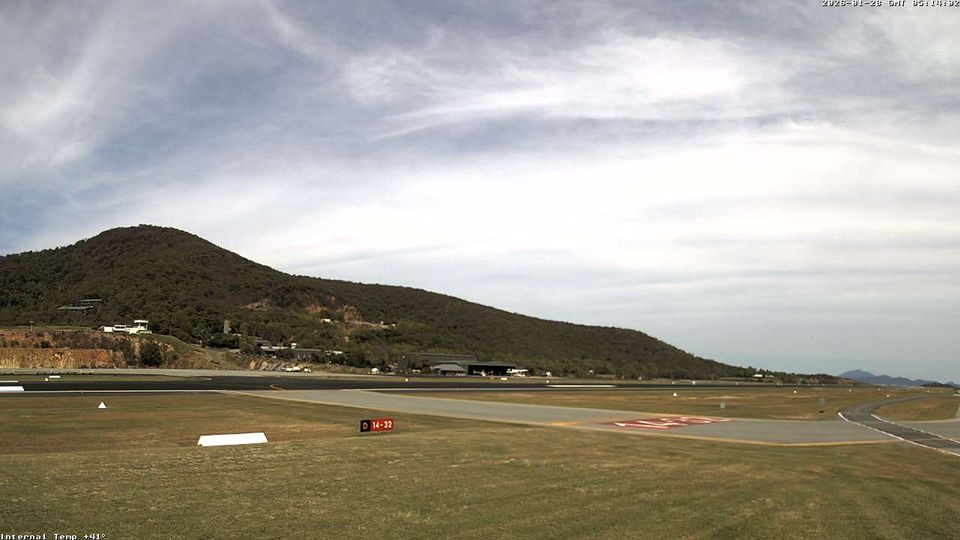 Whitsunday Regional › South-east: Hamilton Island Airport