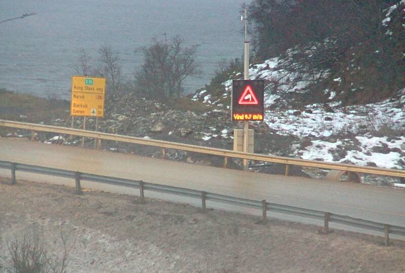 Gausvik: Tjeldsundbrua vest