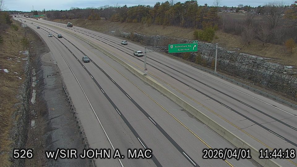 Silvers Corners: Highway 401 West of Sir John MacDonald Boulevard