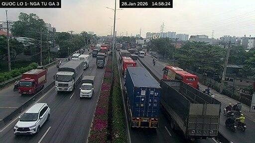 Phuong Thanh Loc: Nga Tu Ga Bus Station - Đường Quốc Lộ 1