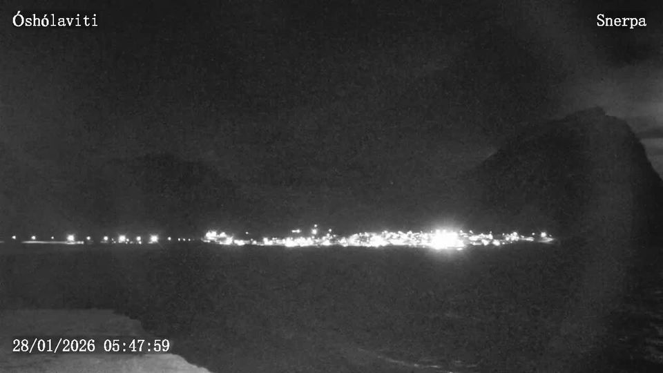 Bolungarvik › North-west: Óshólar Lighthouse