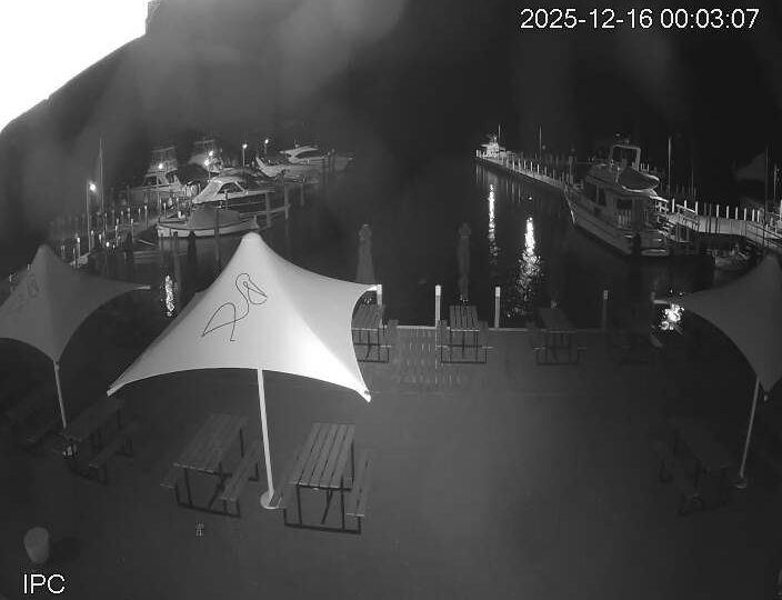 Paynesville › East: The Metung Hotel - Kurnai Avenue - Bancroft Bay - Gippsland Lakes