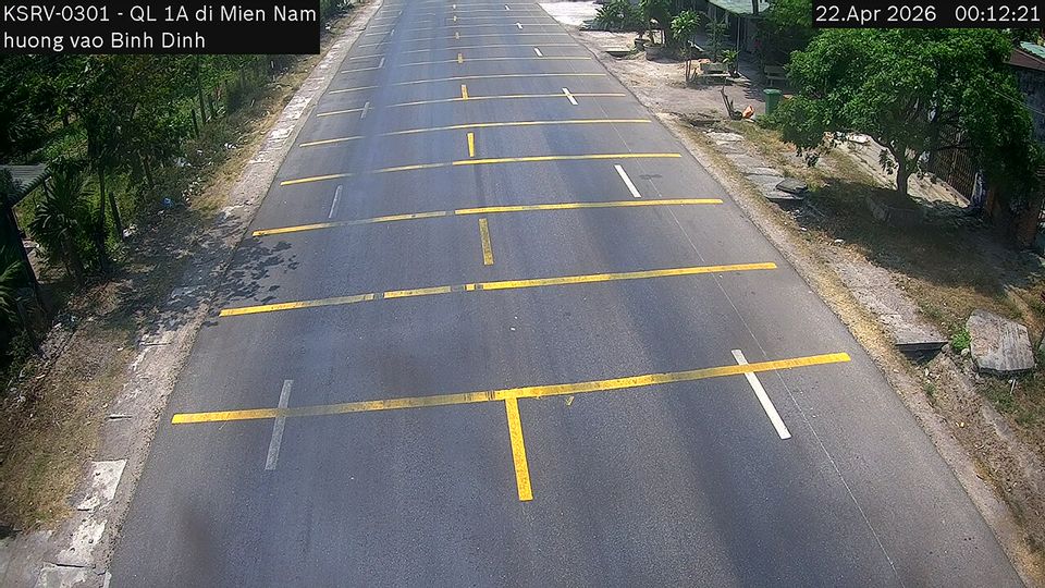 Diêu Trì › East: Xóm Lá