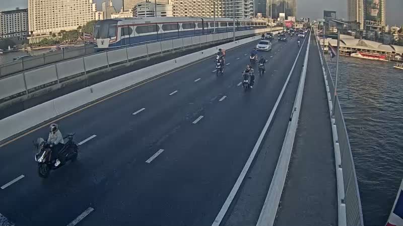 Khlong Ton Sai Subdistrict › East: King Taksin the Great Bridge