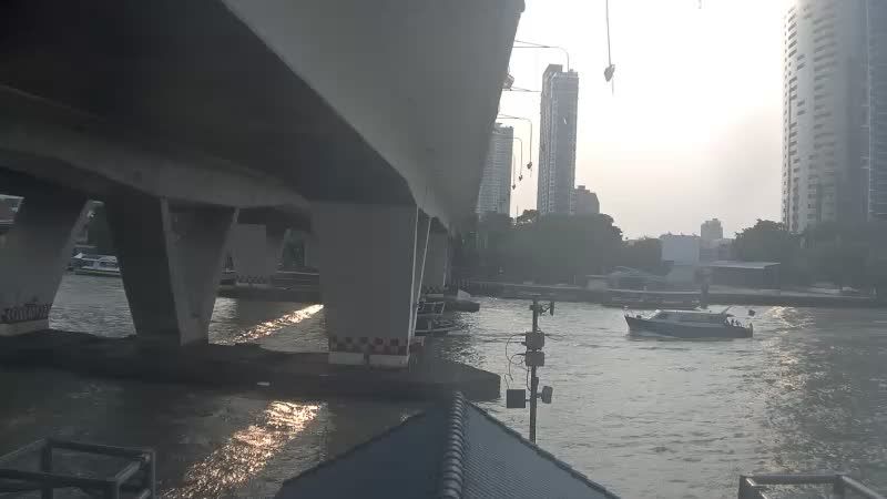 Bang Rak Subdistrict › West: สะพานสมเด็จพระเจ้าตากสินมหาราช - King Taksin the Great Bridge