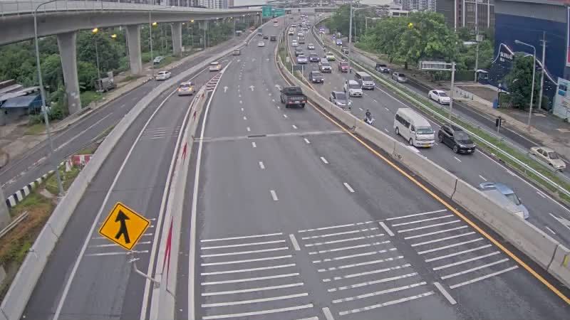 Pak Khlong Phasi Charoen Subdistrict: Ratchaphruek Road