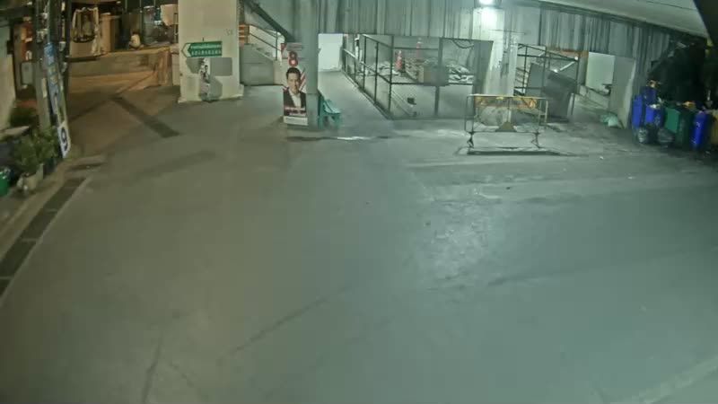 Bang Phlat Subdistrict: Ratchawithi Frontage Road