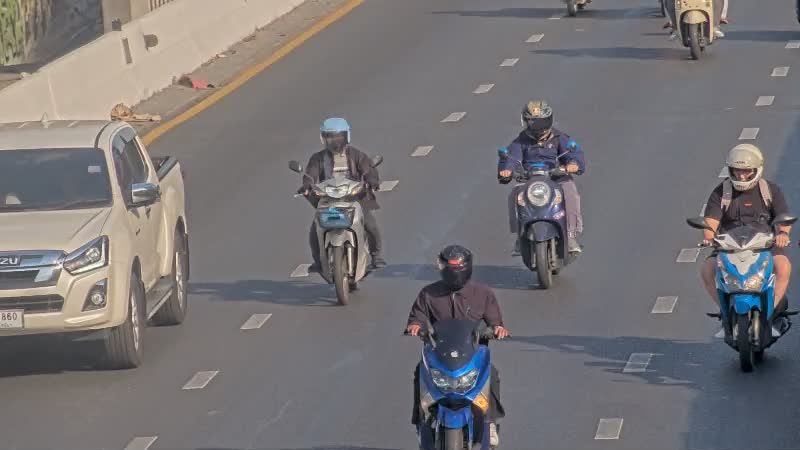 Yan Nawa Subdistrict › East: North Sathon Road