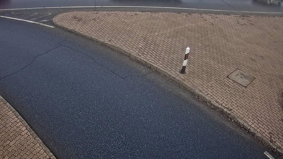 Vecses: Lakotelep: Vecsés, Repülőtéri elágazás -> 40422 j. útról kanyarodó sáv