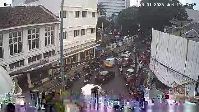 Bandung: Patung maung bodas - Simpang Empat Braga