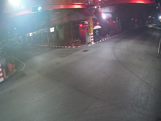 Nakhon Si Thammarat: สี่แยกท่าวัง เมืองนครศรีธรรมราช - Neramit - Ratchadamnoen Road