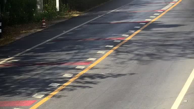 Muak Lek: ทางหลวงชนบท นม.1016 - Ta Nom Alley