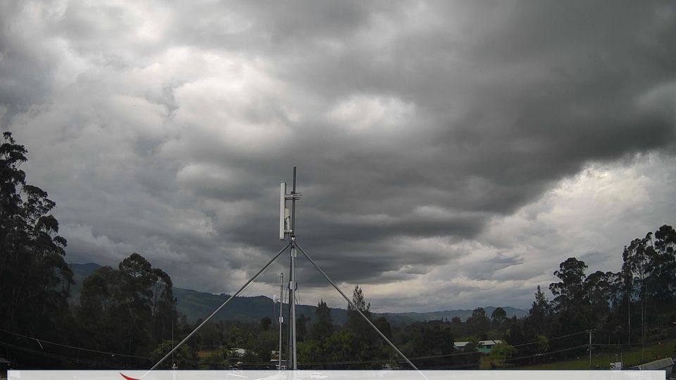 Mount Hagen › South: Mount Hagen (Kagamuga) Airport AYMH