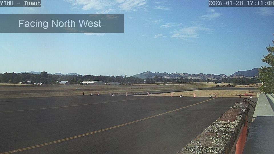 Tumut › North-west: Tumut Aerodrome