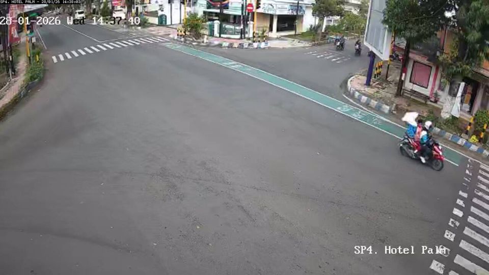 Bondowoso › North-east: Toko Amanah