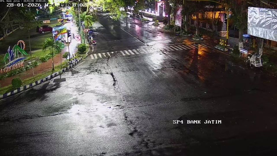 Bondowoso › South: Gedung Olahraga Pelita - Bondowoso Central Park