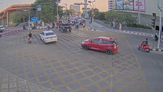 Pattaya: North Pattaya Road - Phettrakul Road